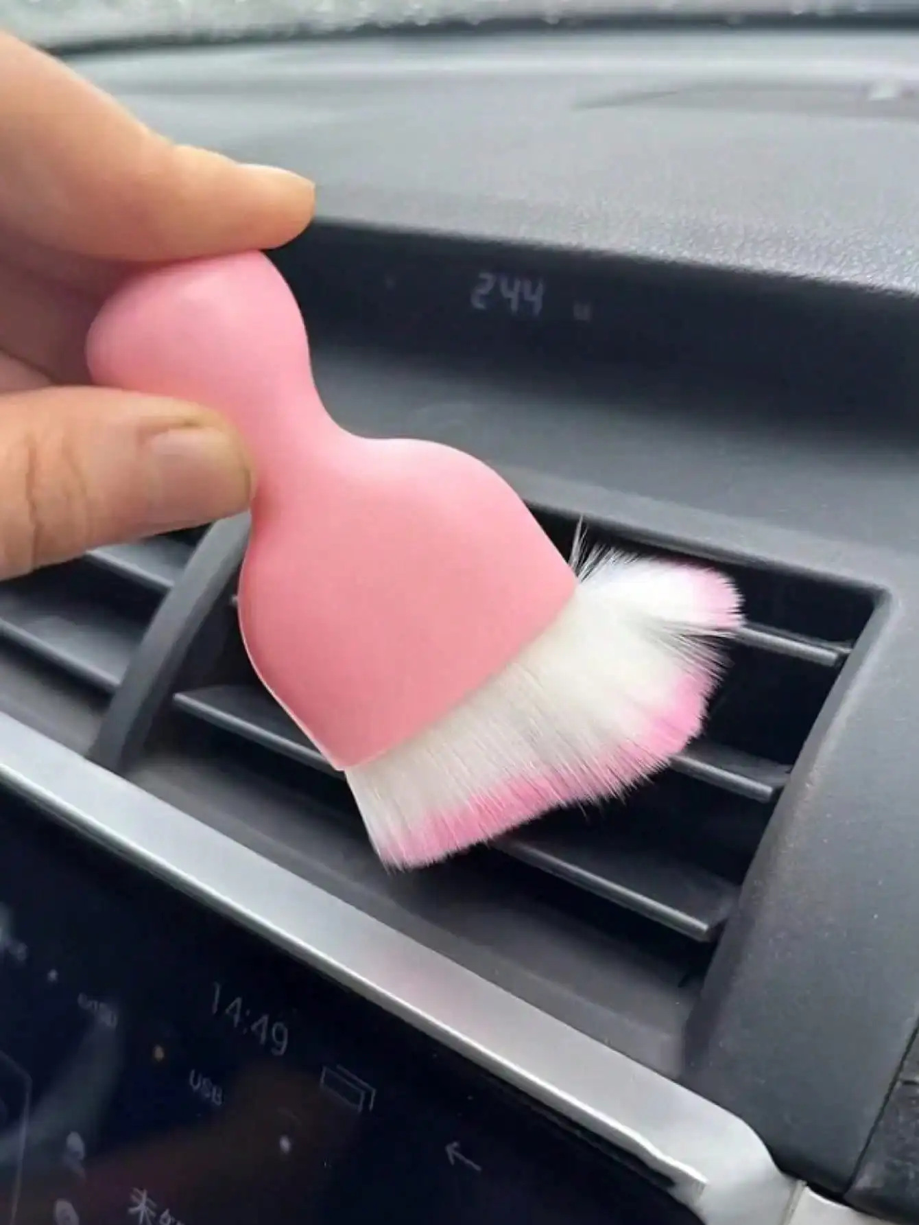 Car Cleaning Brush - This Car Cleaning Brush Is Suitable